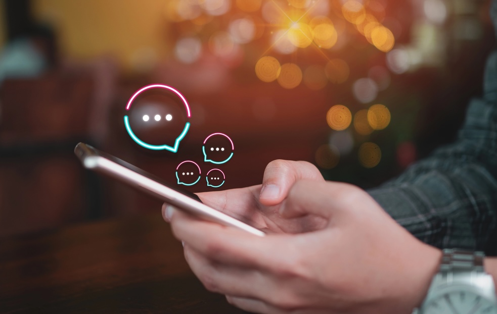 Moderatore di chat: il lavoro che fanno mamme e studenti per arrotondare, senza dirlo a nessuno 1 Moderatore di chat: il lavoro che fanno mamme e studenti per arrotondare, senza dirlo a nessuno